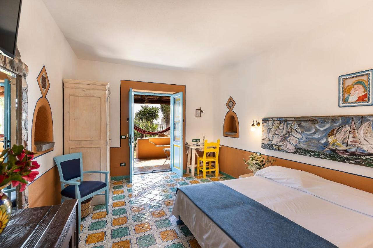 Hotel Mamma Santina Santa Marina Salina Buitenkant foto