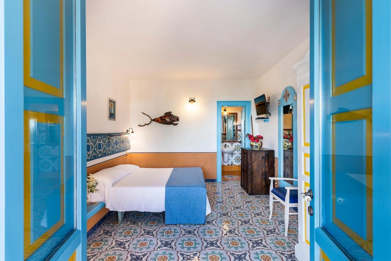 Hotel Mamma Santina Santa Marina Salina Buitenkant foto