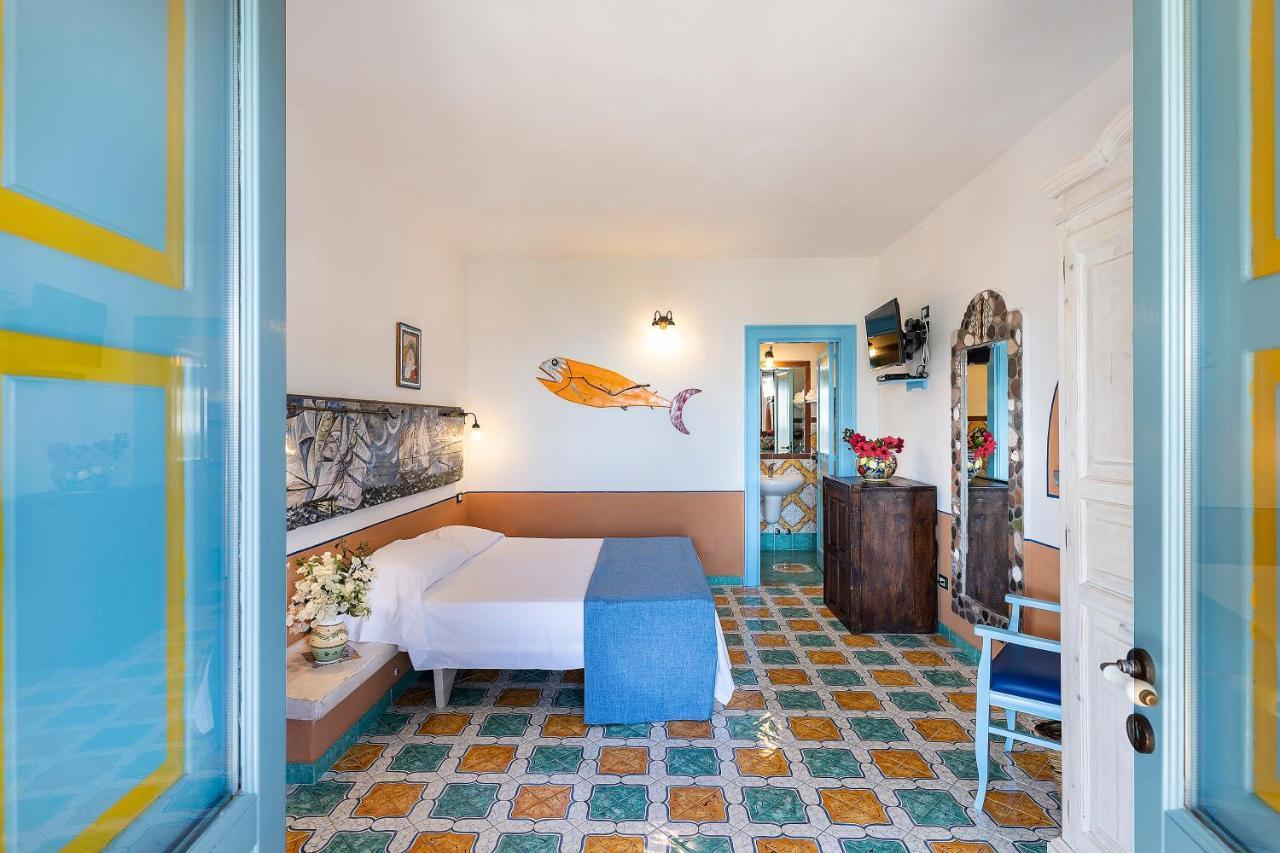 Hotel Mamma Santina Santa Marina Salina Buitenkant foto