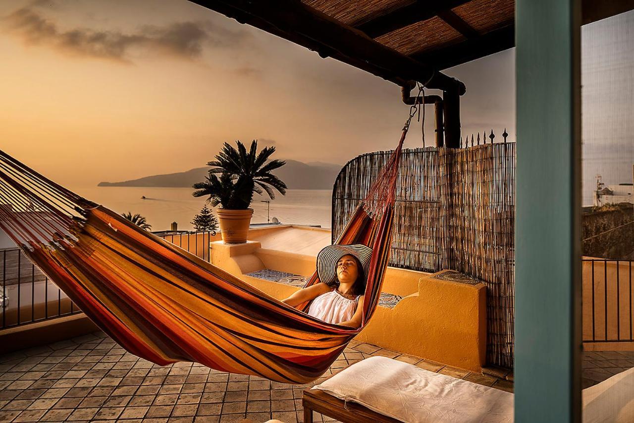 Hotel Mamma Santina Santa Marina Salina Buitenkant foto