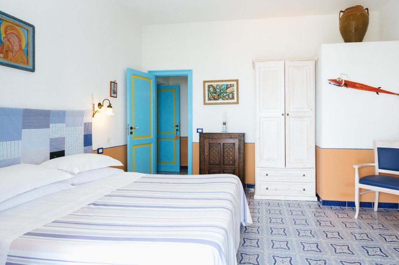 Hotel Mamma Santina Santa Marina Salina Buitenkant foto