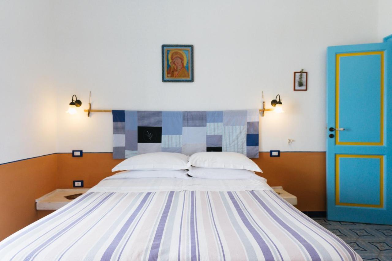 Hotel Mamma Santina Santa Marina Salina Buitenkant foto